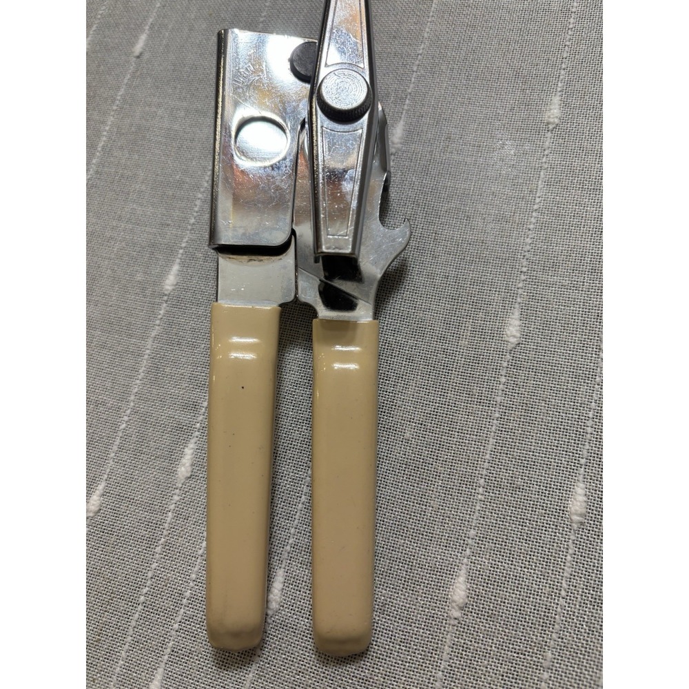 Swing Away Can Opener Almond Rubber Grips Stainless Steel Made In USA Very Clean
